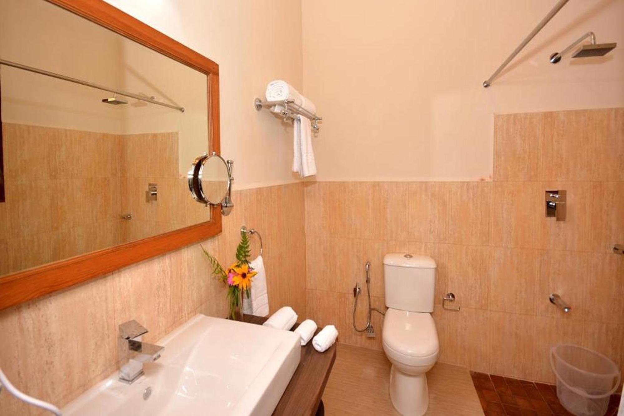 อนันต์ รสา บาย อาโมท Hotel Shitlakhet ภายนอก รูปภาพ